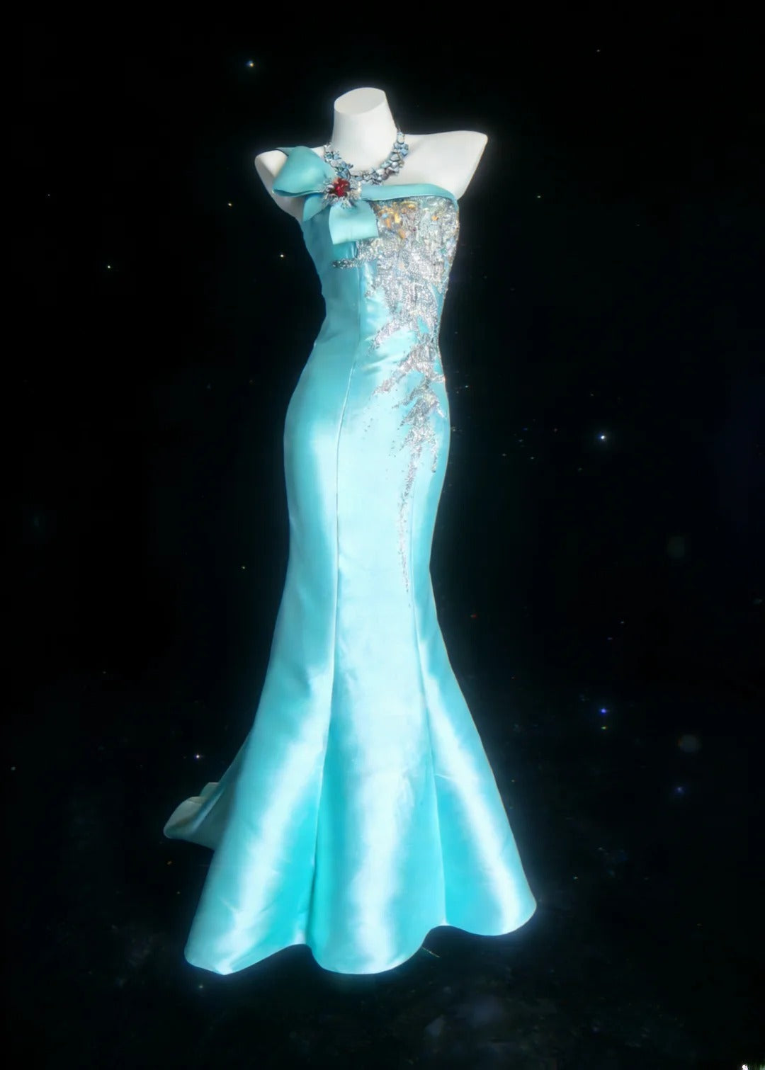 Elegantes, ärmelloses, langes Meerjungfrauen-Abendkleid aus blauem Satin mit One-Shoulder-Schulter, Perlenbesatz am Oberteil – Inspiration für Outfits zum 16. Geburtstag (AS063)