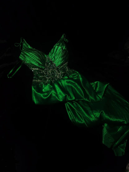 Schlichtes, langes A-Linien-Abendkleid aus dunkelgrünem Satin mit Spaghettiträgern – Inspiration für Abschlussball und Abiball AS064