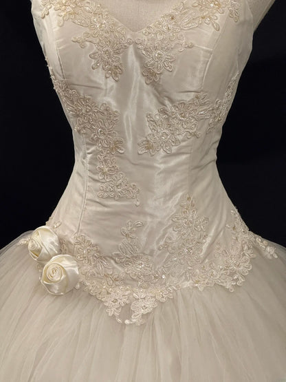 Princess Style Ball Gown Halter Tulle White With Lace Brides Gown Bridal Dress Long Wedding Dresses RB5778