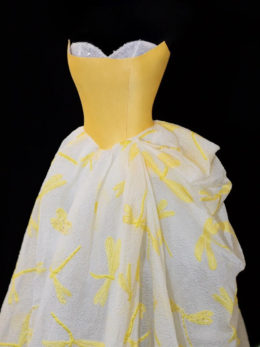 Robe de bal élégante années 50, décolleté cœur, sequins et perles, fente, robe de soirée longue SA066