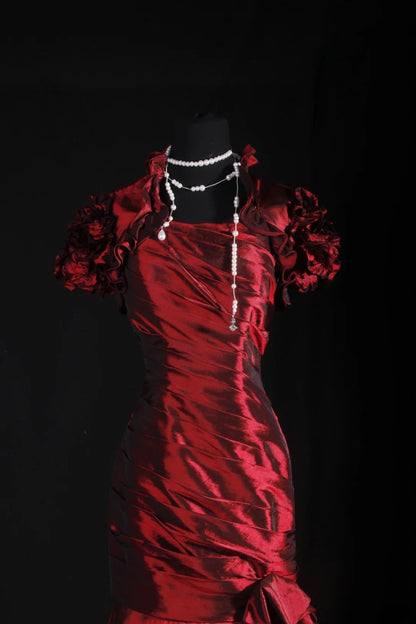 Robe de cocktail sirène années 90, col carré, en taffetas rouge plissé, longue, idéale pour les remises de diplômes et les bals de fin d'année (AS069)