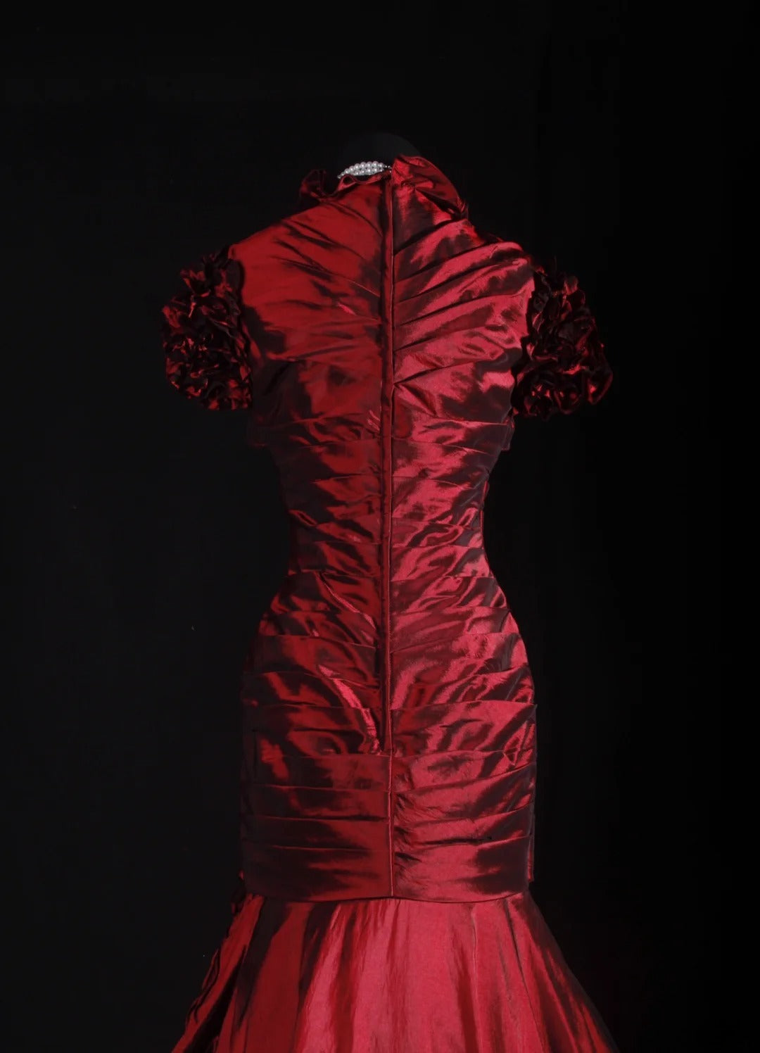 Robe de cocktail sirène années 90, col carré, en taffetas rouge plissé, longue, idéale pour les remises de diplômes et les bals de fin d'année (AS069)