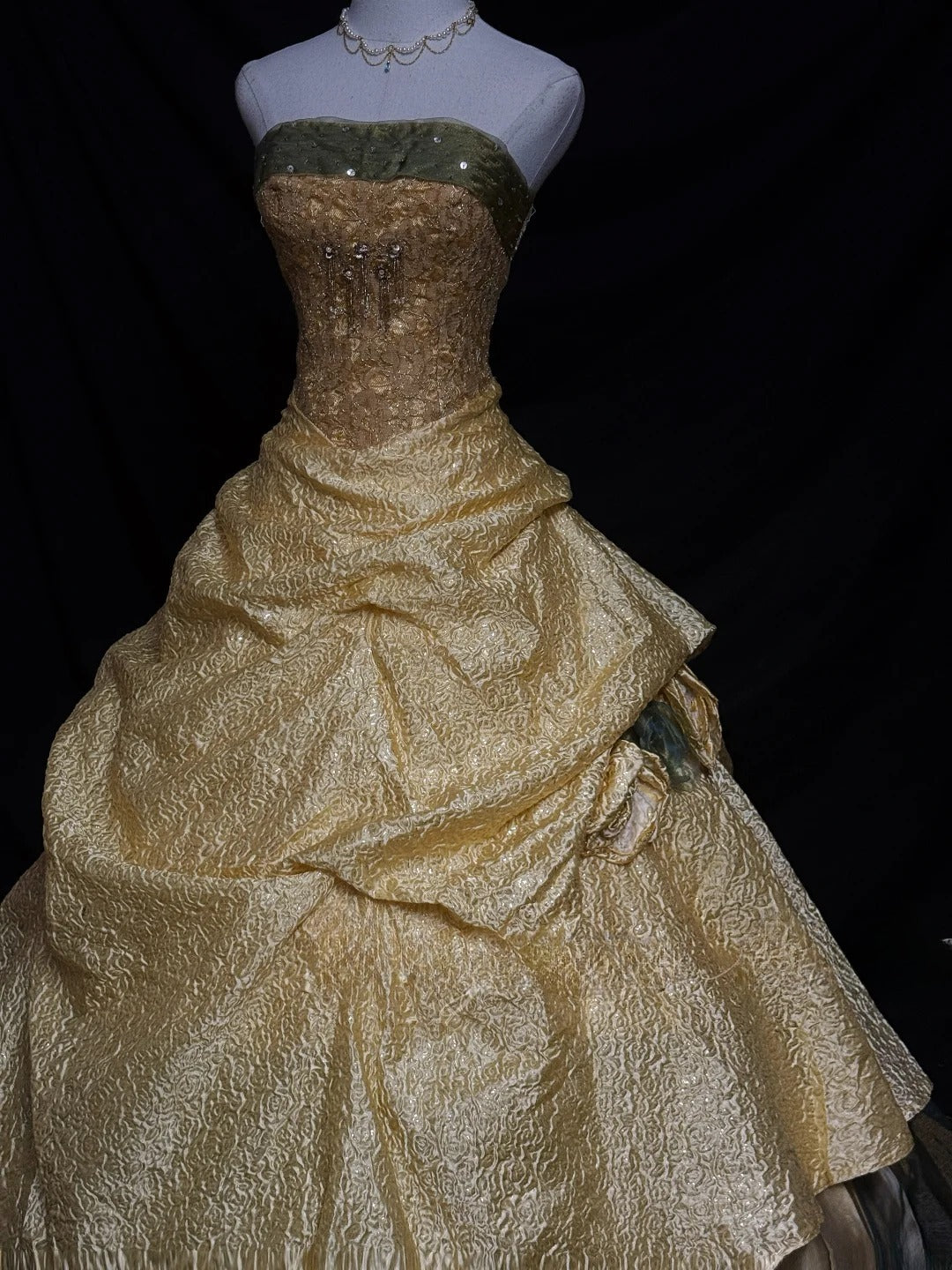 Cute Ball Gown Strapless Sleeveless Gold With Ruffles Flower Long Quinceanera Dress vestido de 15 de cenicienta RB3468