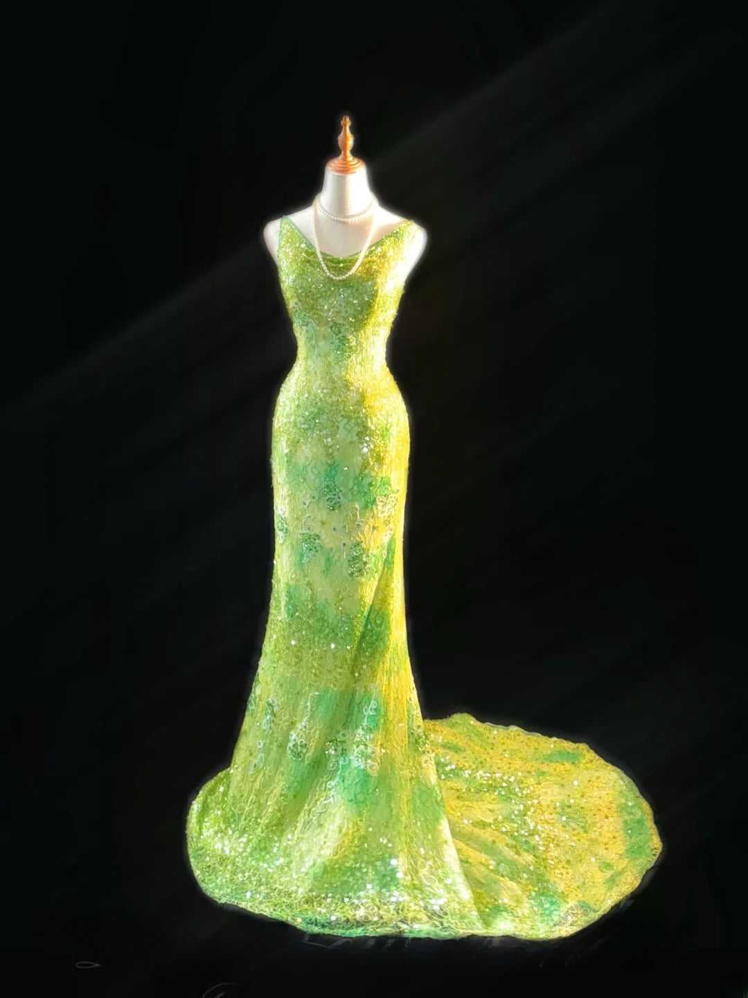 Robes de bal vintage Sirène Col bénitier Dentelle verte Sans manches Avec perles Longues tenues de soirée formelles RB3472