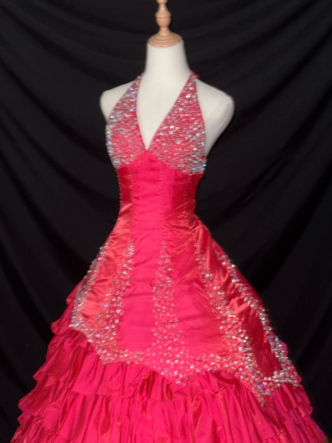 Princess Ball Gown Halter Hot Pink Sleeveless With Silver Beading Long Quinceanera Dress vestido de 15 de cenicienta RB3474