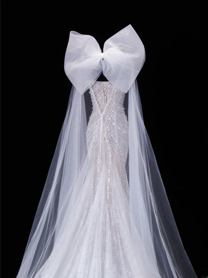 Zeitloses Brautkleid im romantischen Meerjungfrauen-Stil mit Spaghettiträgern, aus Tüll mit silbernen Perlen, weiß, auch in kleinen und großen Größen erhältlich (SA082)