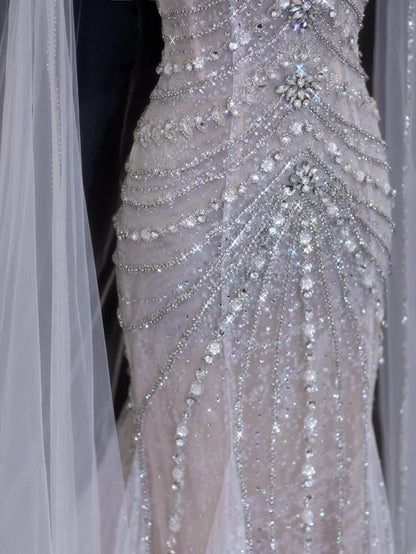 Zeitloses Brautkleid im romantischen Meerjungfrauen-Stil mit Spaghettiträgern, aus Tüll mit silbernen Perlen, weiß, auch in kleinen und großen Größen erhältlich (SA082)