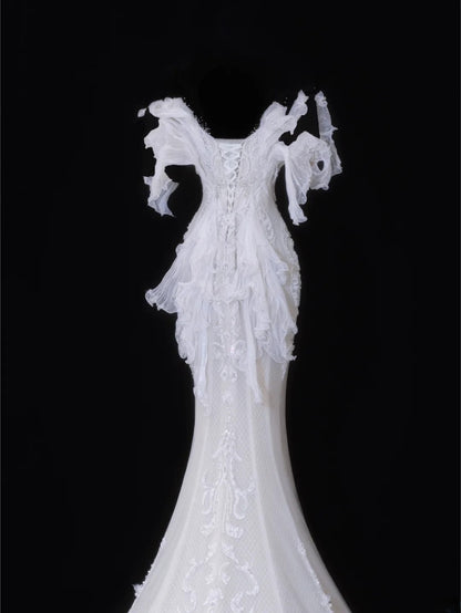 Elegantes, langes, weißes Meerjungfrauen-Brautkleid mit herzförmigem Ausschnitt, plissierten Applikationen, Modell SA088