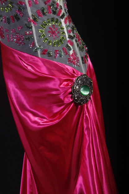 Robe de soirée sirène vintage en satin rose fuchsia à col montant et perles, style rétro années 50, robe longue élégante pour anniversaire, dîner ou bal de promo AS089