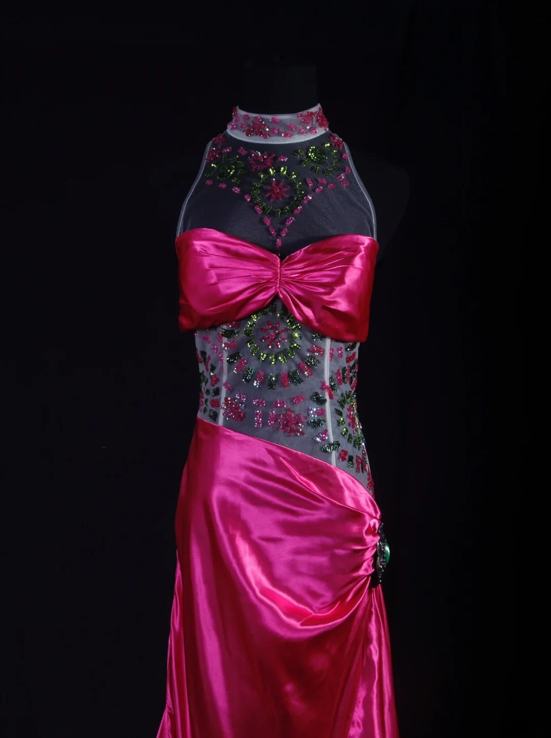 Robe de soirée sirène vintage en satin rose fuchsia à col montant et perles, style rétro années 50, robe longue élégante pour anniversaire, dîner ou bal de promo AS089