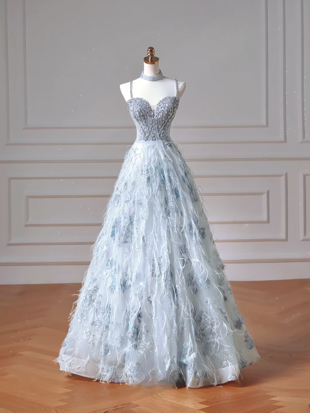 Elegantes Ballkleid, schulterfrei, hellblauer Tüll, langes formelles Abendkleid für Abschlussball, Dinnerparty oder andere festliche Anlässe AQ092