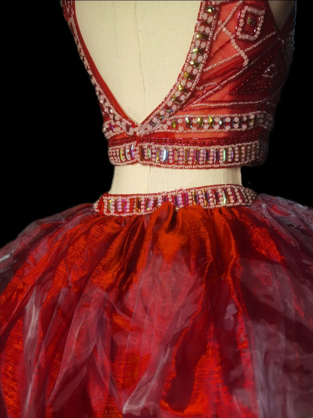 Robe de bal classique 2 pièces en tulle bordeaux sans manches ornée de perles, robe de bal longue, tenue de soirée pour la remise des diplômes AS092