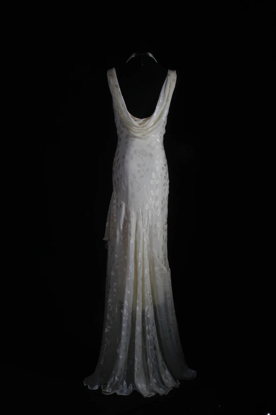 Elegantes Meerjungfrauen-Kleid aus weißem Chiffon mit asymmetrischem Halsausschnitt, asymmetrischem Saum und Perlen, langes Party- und Abendkleid für Damen AS094