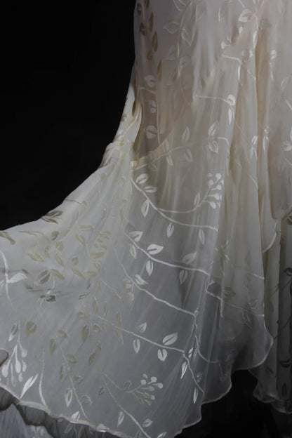 Elegantes Meerjungfrauen-Kleid aus weißem Chiffon mit asymmetrischem Halsausschnitt, asymmetrischem Saum und Perlen, langes Party- und Abendkleid für Damen AS094