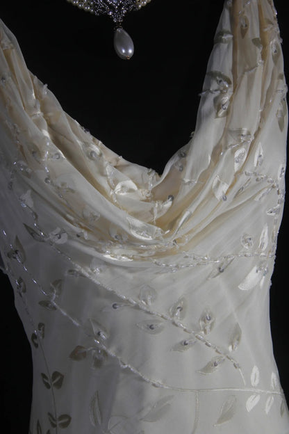 Elegantes Meerjungfrauen-Kleid aus weißem Chiffon mit asymmetrischem Halsausschnitt, asymmetrischem Saum und Perlen, langes Party- und Abendkleid für Damen AS094