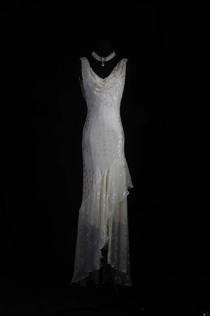 Elegantes Meerjungfrauen-Kleid aus weißem Chiffon mit asymmetrischem Halsausschnitt, asymmetrischem Saum und Perlen, langes Party- und Abendkleid für Damen AS094