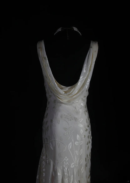 Elegantes Meerjungfrauen-Kleid aus weißem Chiffon mit asymmetrischem Halsausschnitt, asymmetrischem Saum und Perlen, langes Party- und Abendkleid für Damen AS094