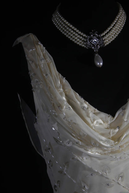 Elegantes Meerjungfrauen-Kleid aus weißem Chiffon mit asymmetrischem Halsausschnitt, asymmetrischem Saum und Perlen, langes Party- und Abendkleid für Damen AS094