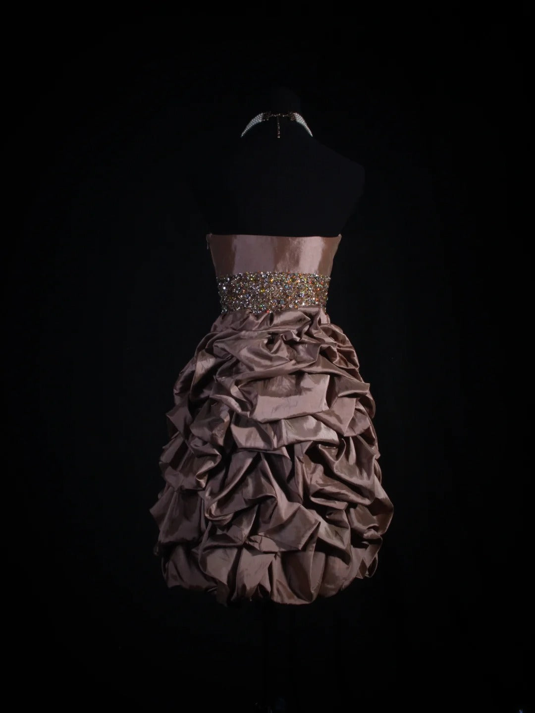 Elegantes, trägerloses Etuikleid aus braunem Taft mit goldenen Perlen, kurzes Kleid zum 16. Geburtstag, Homecoming-Kleid, Cocktailkleid AS103