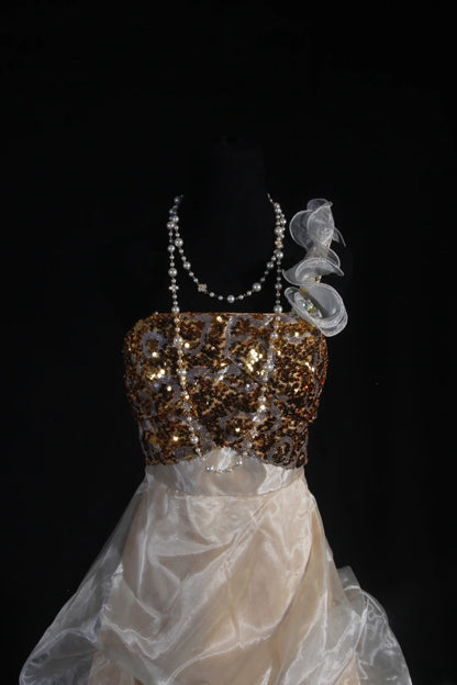 Robe de bal chic asymétrique en organza à sequins dorés, courte, idéale pour un 16e anniversaire, un bal de promo ou une soirée cocktail (AS104)