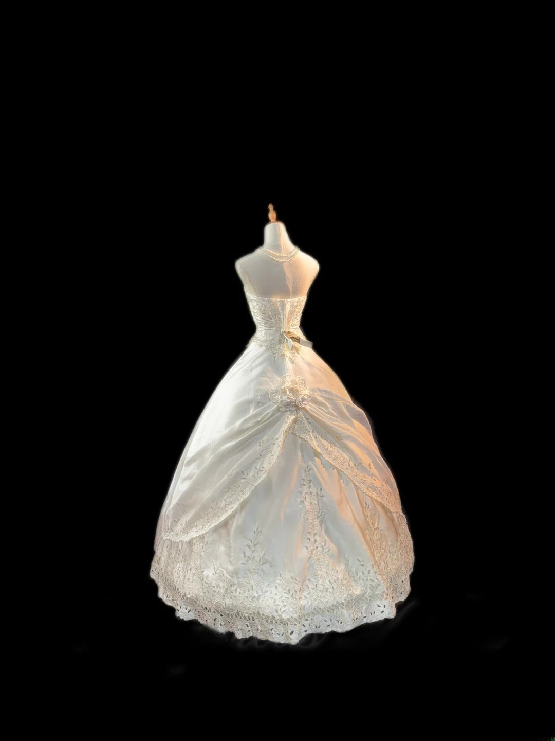 Vintage Style Ball Gown Strapless Taffeta White With Lace Brides Gown Bridal Dress Long Wedding Dresses RB5781