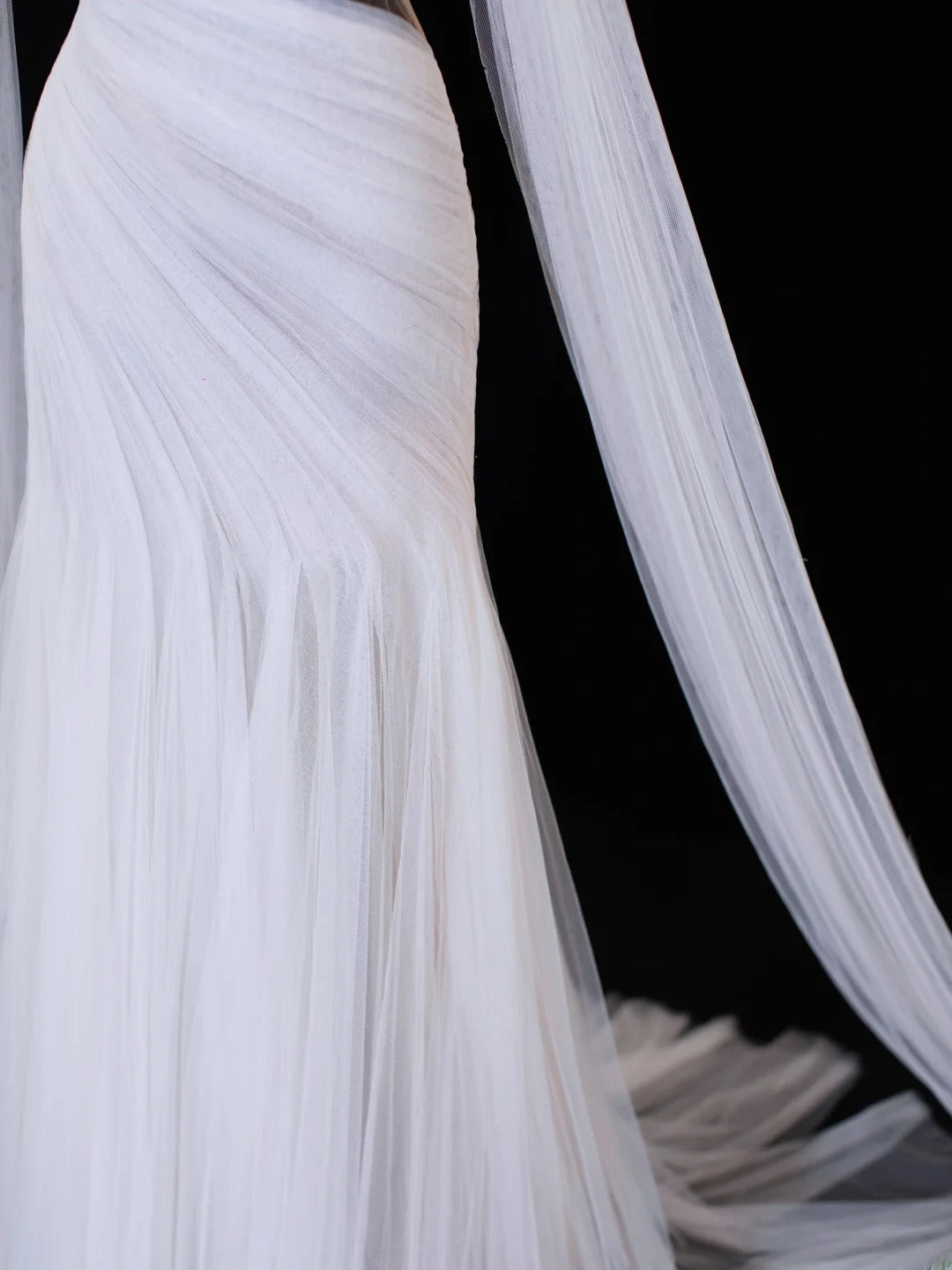 Elegant Women's Mermaid Strapless With One Shoulder Sleeves White Tulle Long Wedding Gowns Dresses SA104