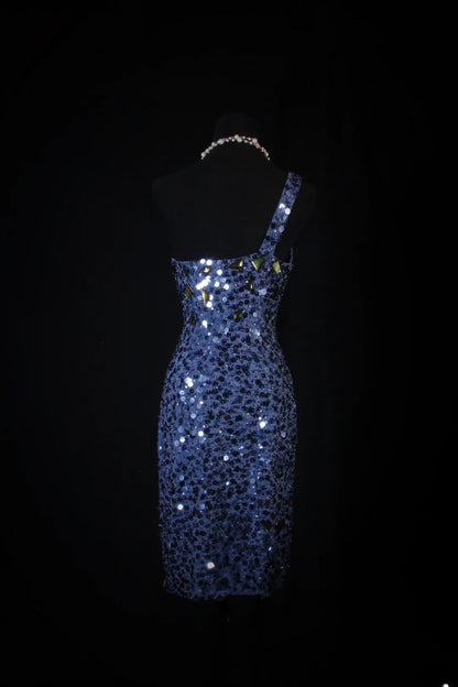 Robe fourreau chic à une épaule, sequins bleu marine, longueur genou, idéale pour un 16e anniversaire, un bal de promo ou une soirée cocktail (AS109)