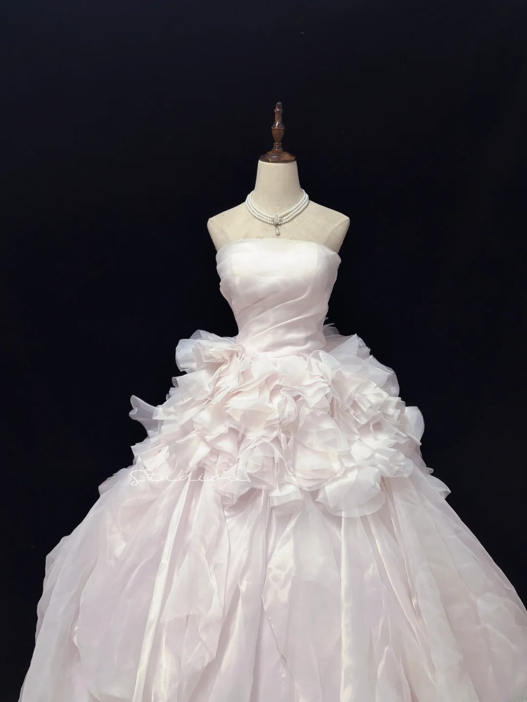 Princess Ball Gown Strapless Light Pink With Tiered Layers Quince Dress Voluminous Sweet 16 Sweet Sixteen Outfits Vestido de 15 RB7483