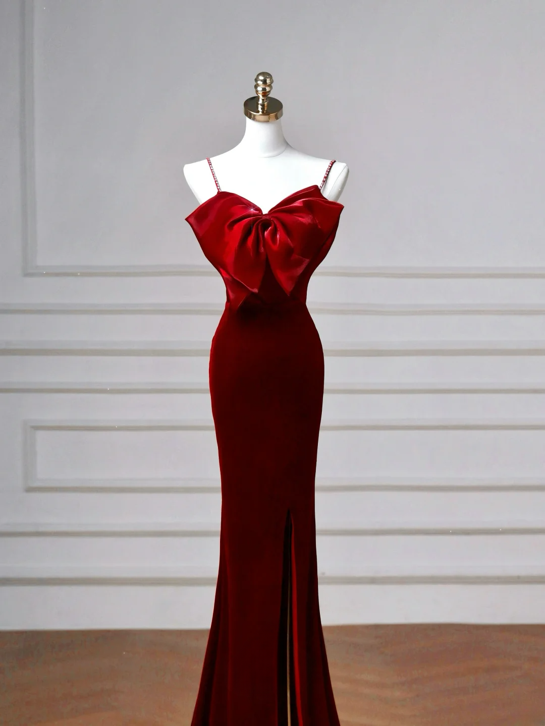 Elegantes, langes Meerjungfrauen-Abendkleid mit Spaghettiträgern aus burgunderrotem Samt – perfekt für festliche Anlässe wie Tanzabende und Partys (AQ115)