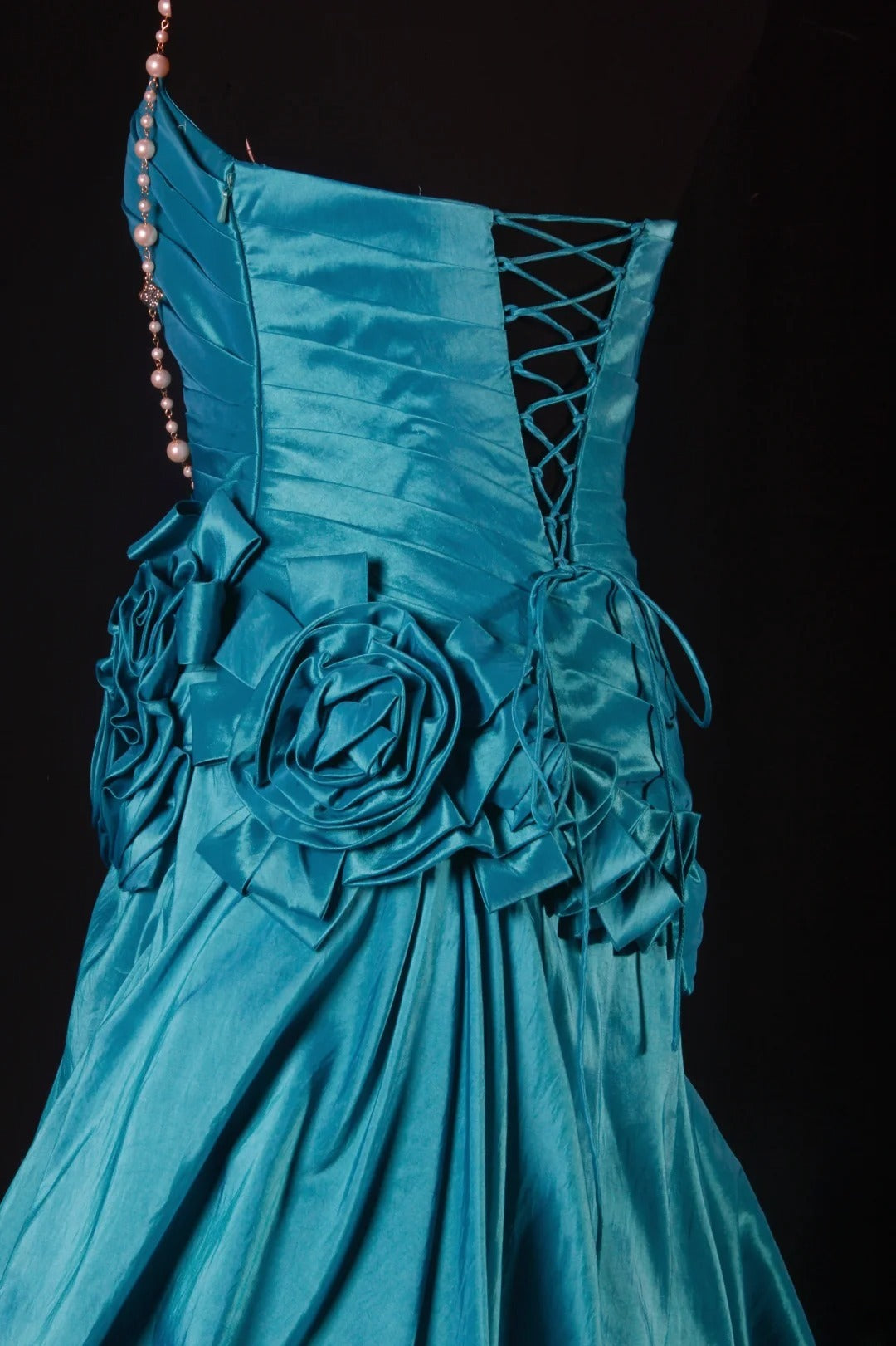 Vintage Ballkleider, Damen-Cocktailkleider, trägerlos mit gerafften Blumen, blau, lang, Abschlussballkleider AS134