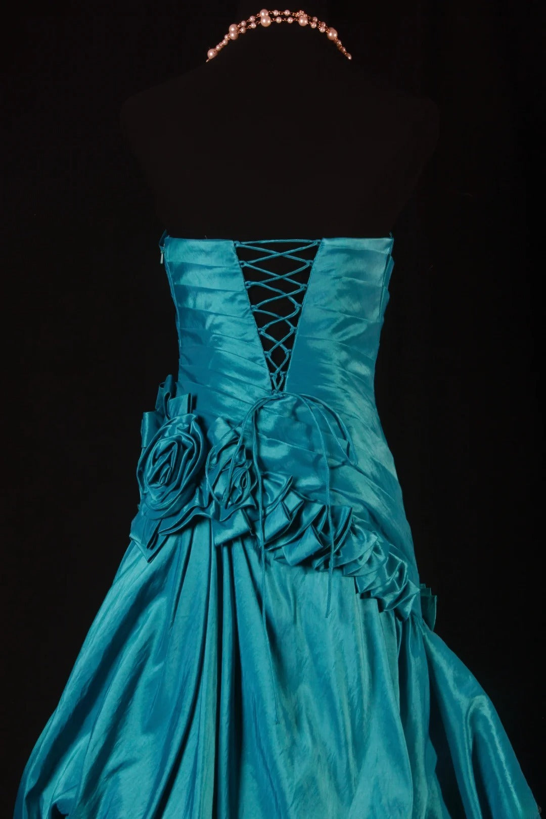 Vintage Ballkleider, Damen-Cocktailkleider, trägerlos mit gerafften Blumen, blau, lang, Abschlussballkleider AS134