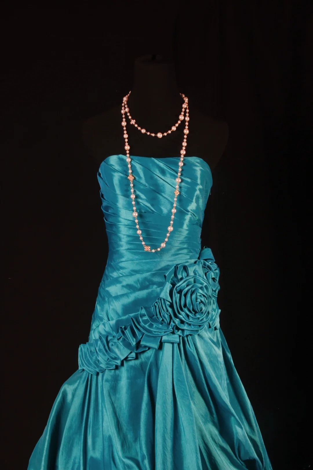 Vintage Ballkleider, Damen-Cocktailkleider, trägerlos mit gerafften Blumen, blau, lang, Abschlussballkleider AS134