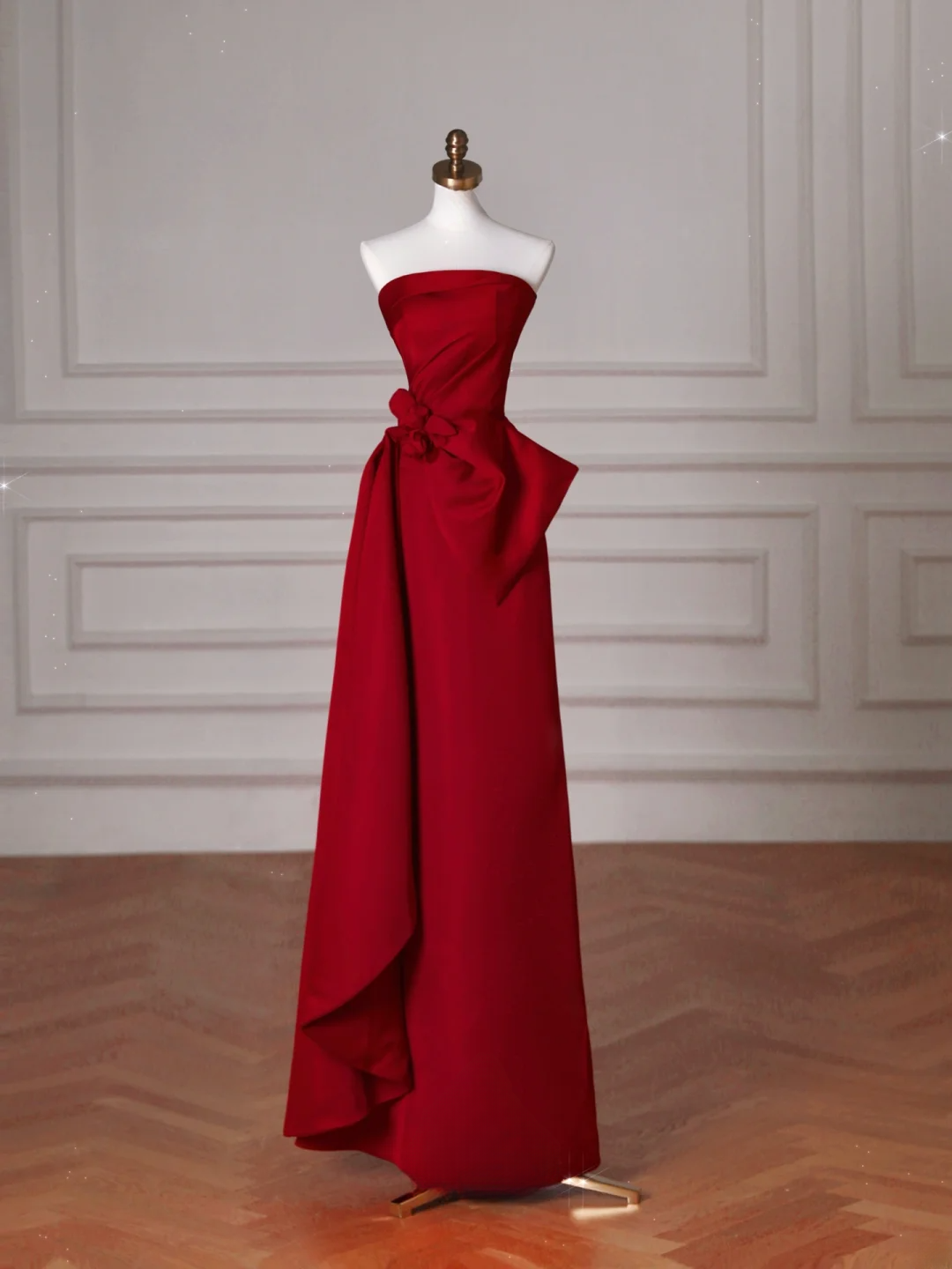 Robe de bal longue rouge satinée, bustier, coupe trapèze, idéale pour une soirée dansante ou un anniversaire (AB2210)