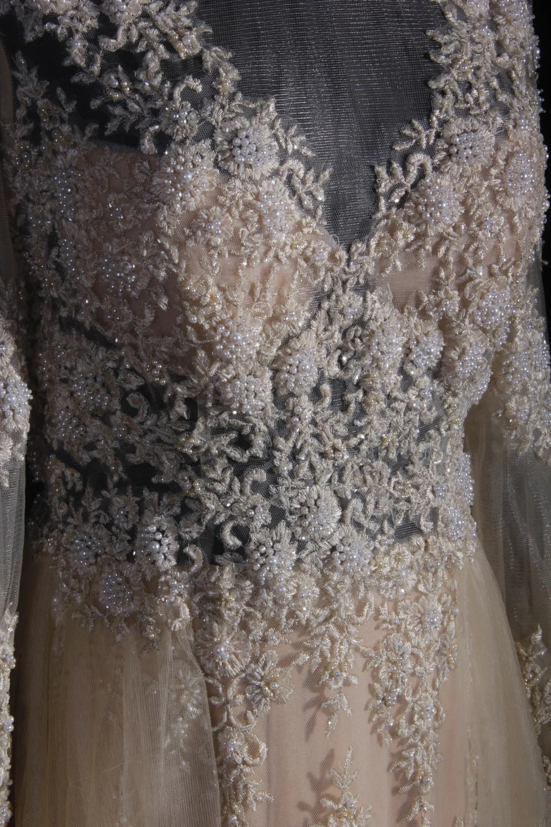 Robe de mariée élégante pour femme, coupe trapèze, col en V, manches longues, dentelle champagne, longueur au sol, AS151