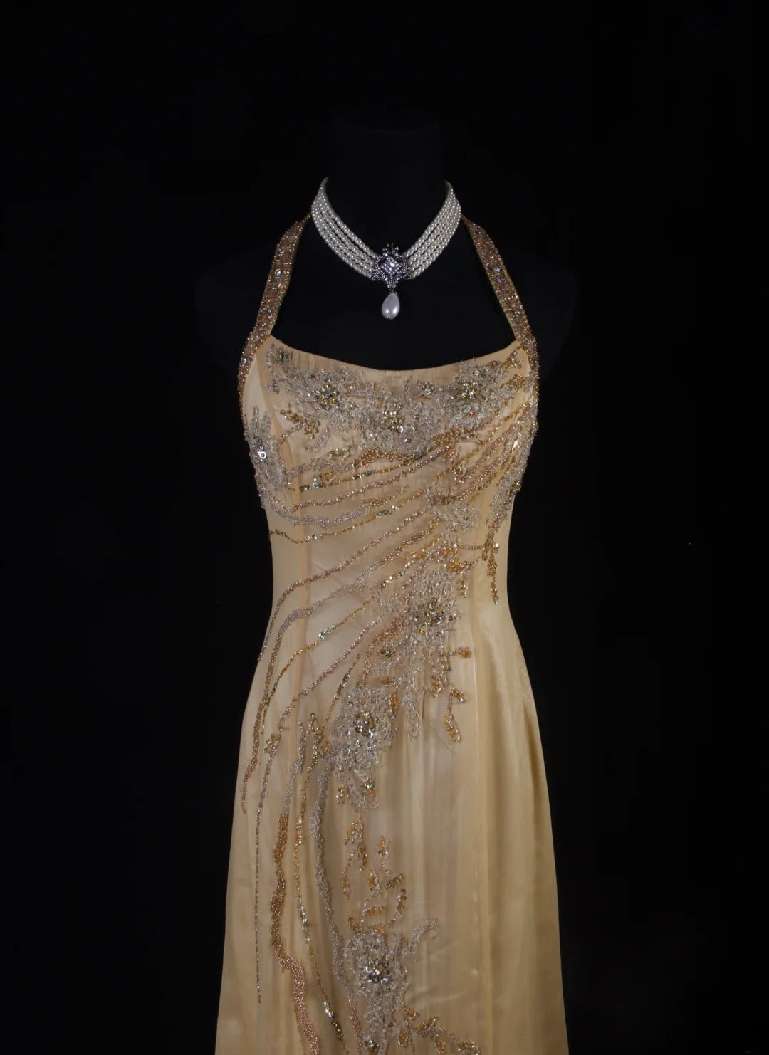 Funkelnde Ballkleider im ästhetischen Meerjungfrauen-Stil mit Neckholder in Champagner mit Perlen – Inspiration für ein beeindruckendes langes, formelles Partykleid für Teenager und Gymnasiasten AS159