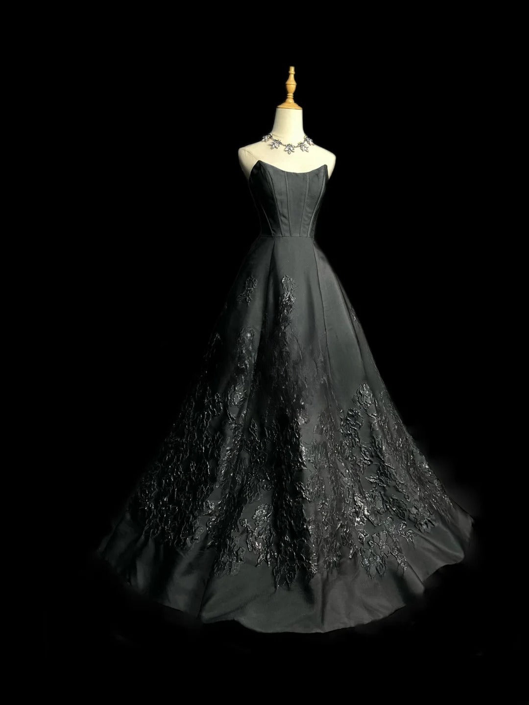 Vintage Prom Dresses Ball Gown Strapless Black With Lace Satin Long Party Gown Formal Outfits RB5975