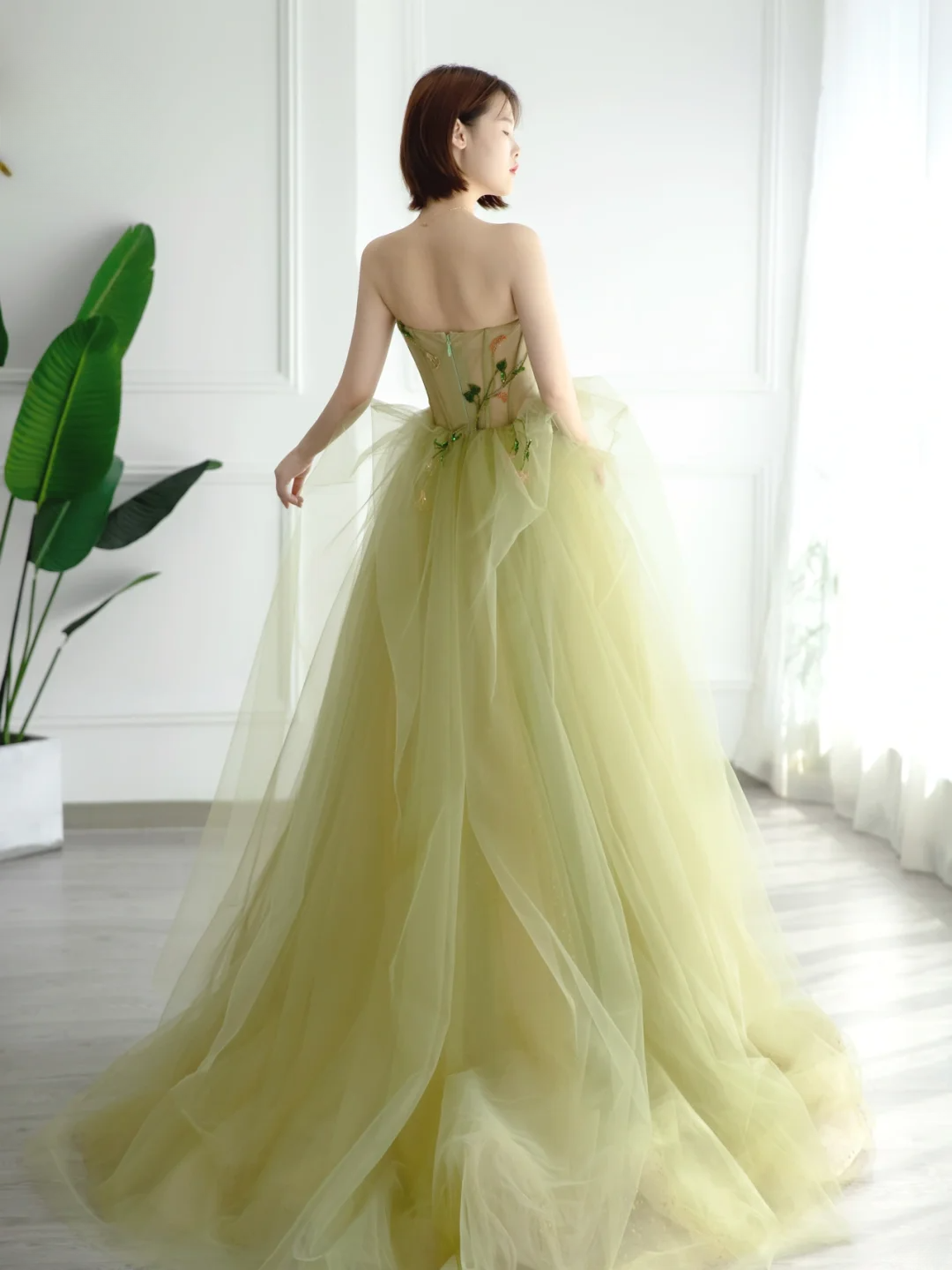 Schlichtes, trägerloses Ballkleid aus salbeigrünem Tüll, lang, formell, für Abschlussball, Tanzabend oder Geburtstag, AS171
