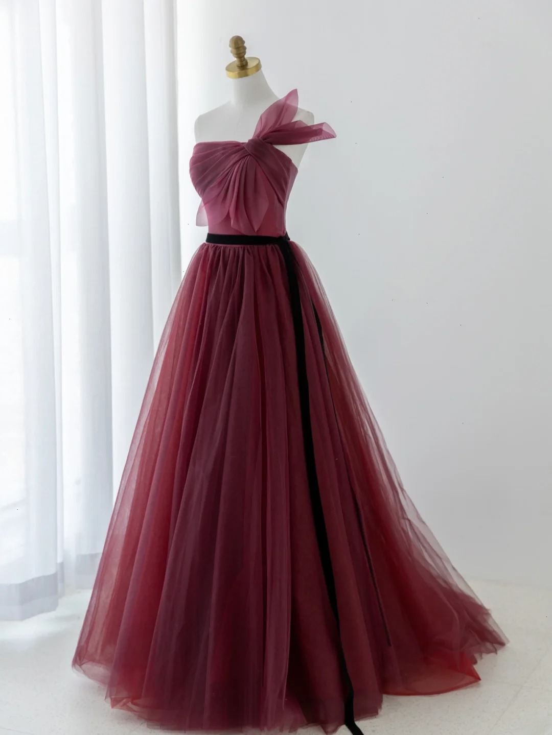 Elegantes, trägerloses, burgunderrotes Tüll-Abendkleid, langes, formelles Ballkleid, Tanznacht-Outfit, Abendkleid zum 18. Geburtstag AS177