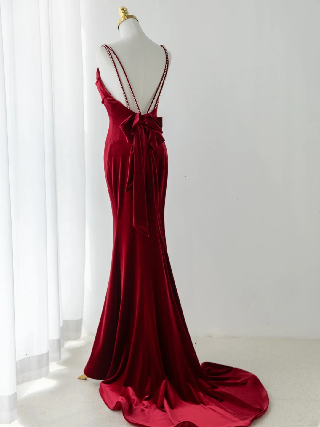 Sexy Meerjungfrauen-Abendkleid mit Spaghettiträgern aus dunkelburgunderfarbenem Samt – modisches und ästhetisches Design für Teenager, festliche Kleider, Party-Outfits, Ballkleid AB1151
