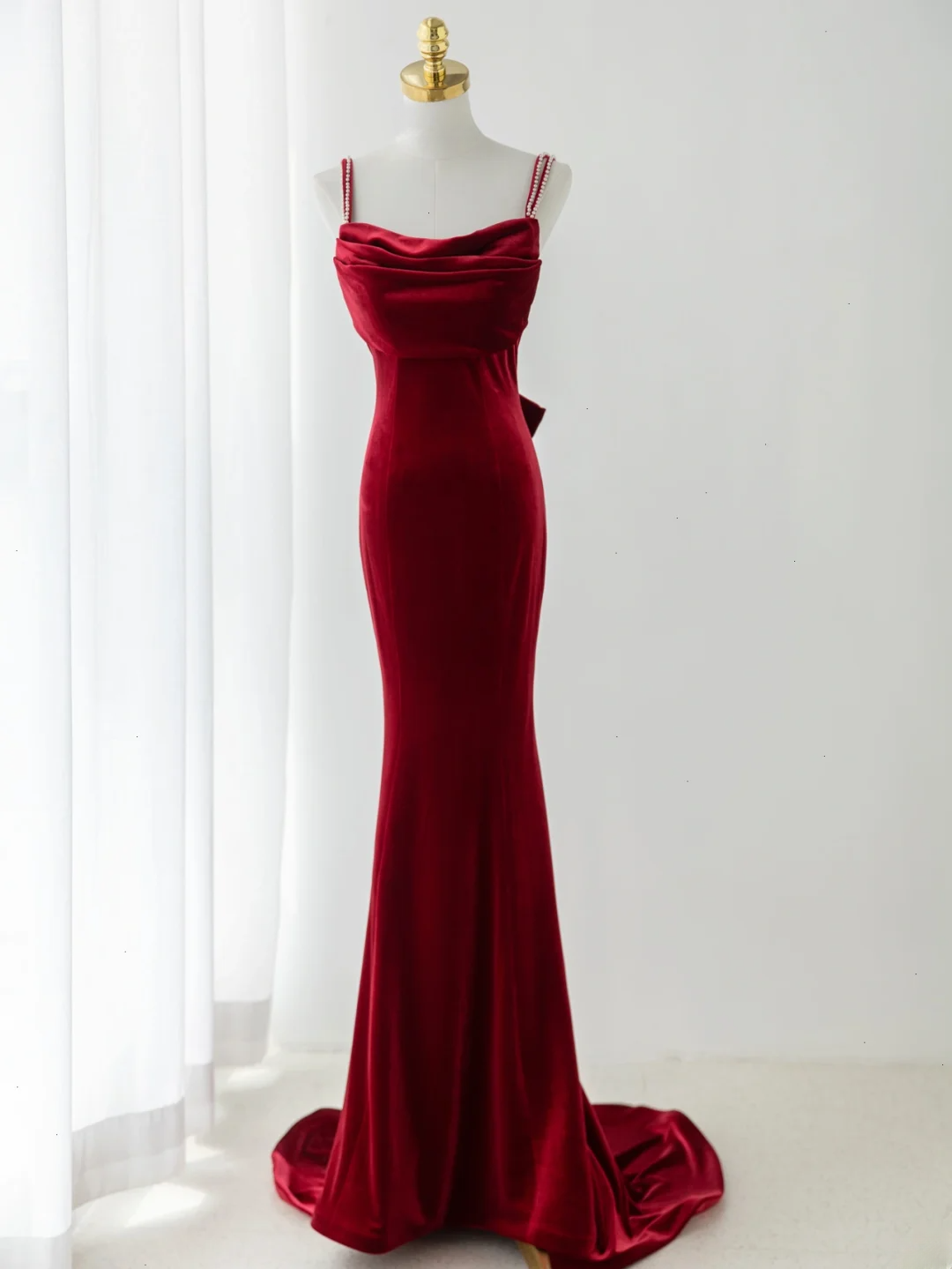 Sexy Meerjungfrauen-Abendkleid mit Spaghettiträgern aus dunkelburgunderfarbenem Samt – modisches und ästhetisches Design für Teenager, festliche Kleider, Party-Outfits, Ballkleid AB1151