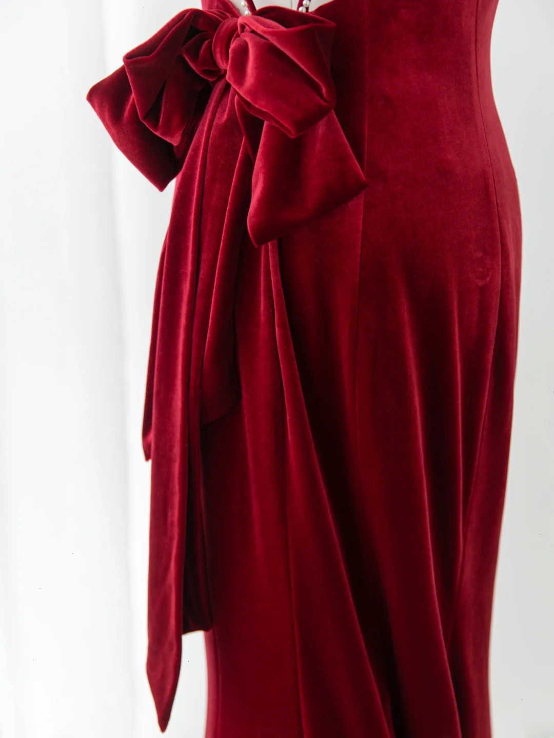 Sexy Meerjungfrauen-Abendkleid mit Spaghettiträgern aus dunkelburgunderfarbenem Samt – modisches und ästhetisches Design für Teenager, festliche Kleider, Party-Outfits, Ballkleid AB1151