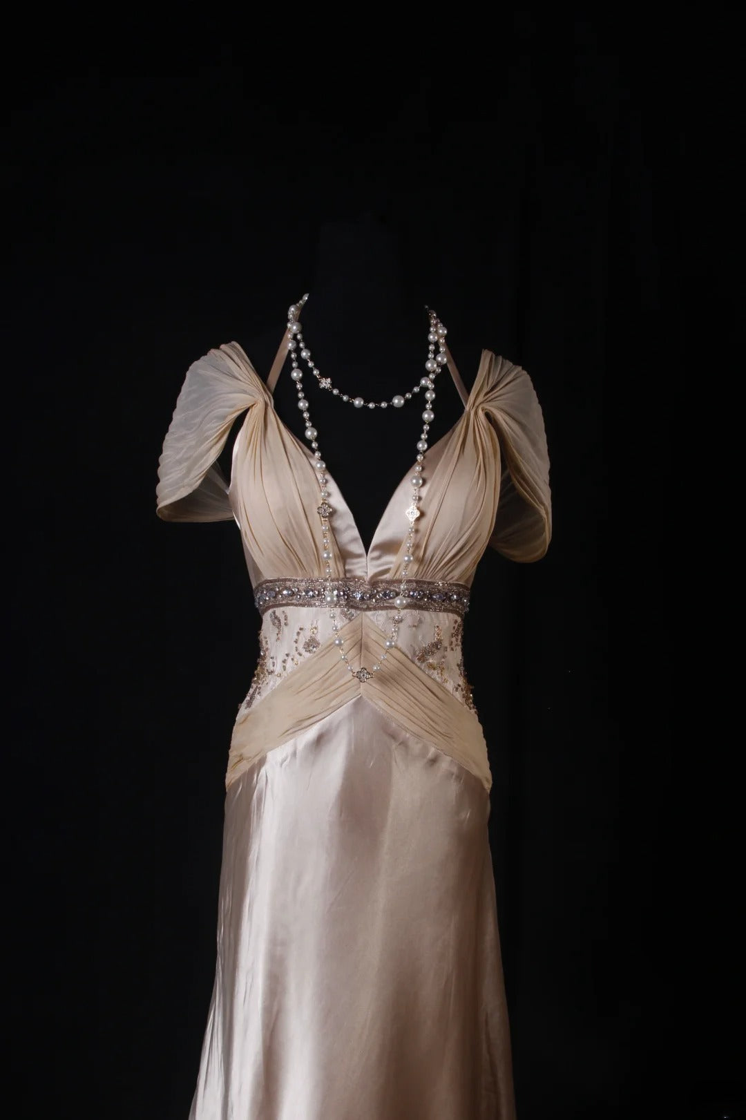 Elegantes Ballkleid im Stil der 1950er Jahre, A-Linie, V-Ausschnitt, champagnerfarbener Chiffon mit Perlenstickerei, langes Vintage-Abendkleid AS210