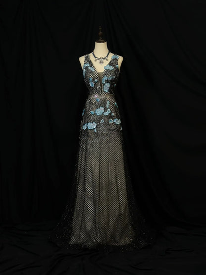 Beautiful Prom Dresses A Line V Neckline Black Lace With Backless Appliqued Long Formal Outfits RB6090