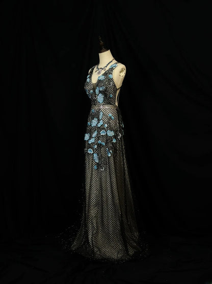 Beautiful Prom Dresses A Line V Neckline Black Lace With Backless Appliqued Long Formal Outfits RB6090