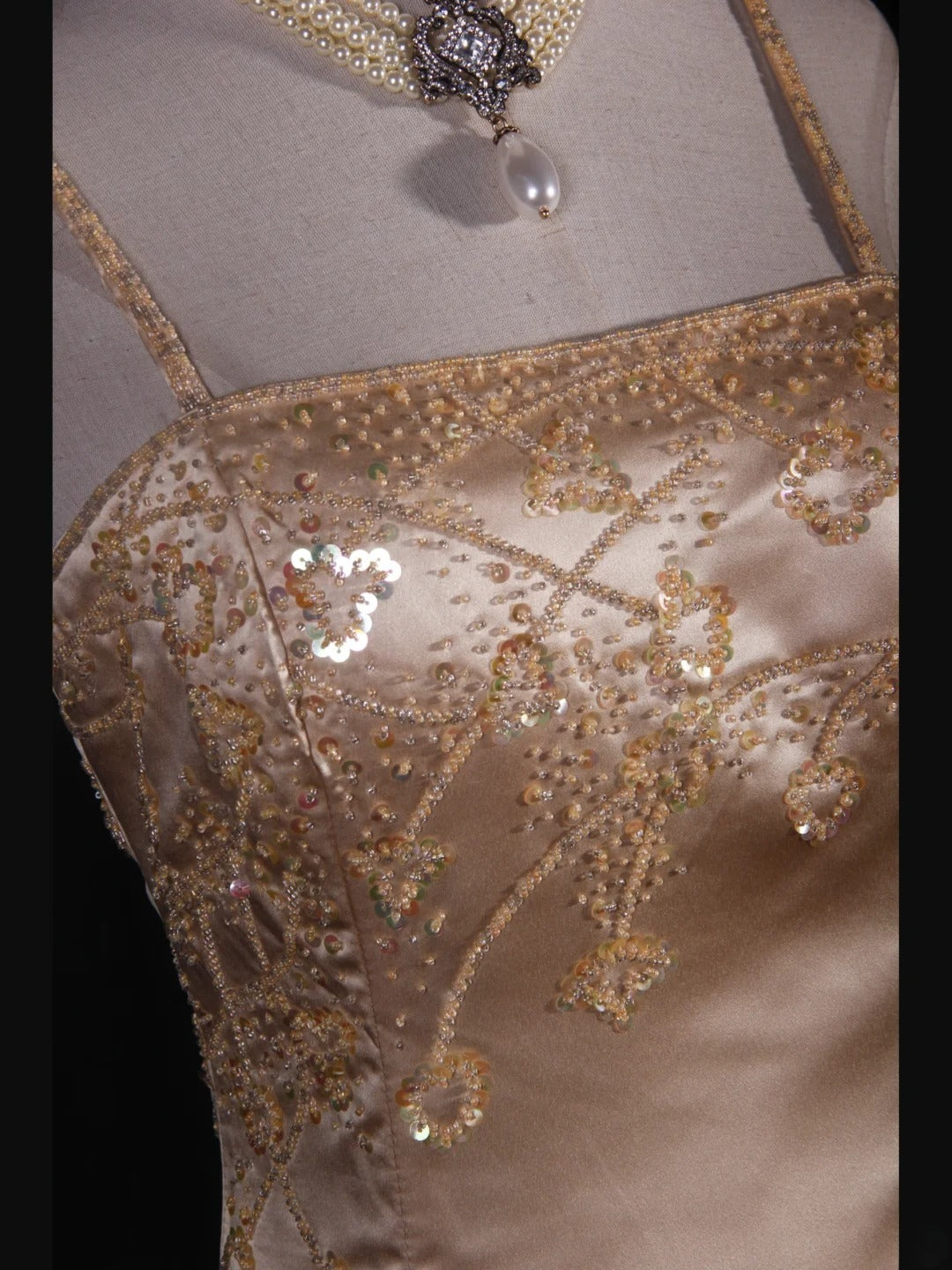 Elegantes Ballkleid im Stil der 1950er Jahre, Meerjungfrauen-Schnitt, Spaghettiträger, Champagnerfarben, mit Perlenbesatz, langes Partykleid, Abendkleid AS241
