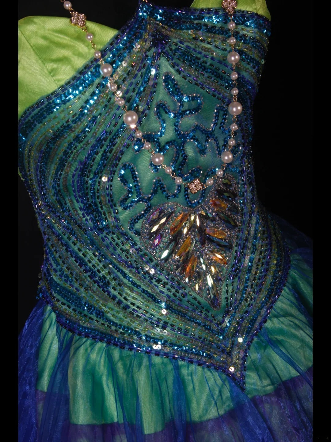 Robe de bal courte bustier en tulle vert bourgeon, idéale pour un 16e anniversaire, une soirée de retrouvailles ou un cocktail (AS267)