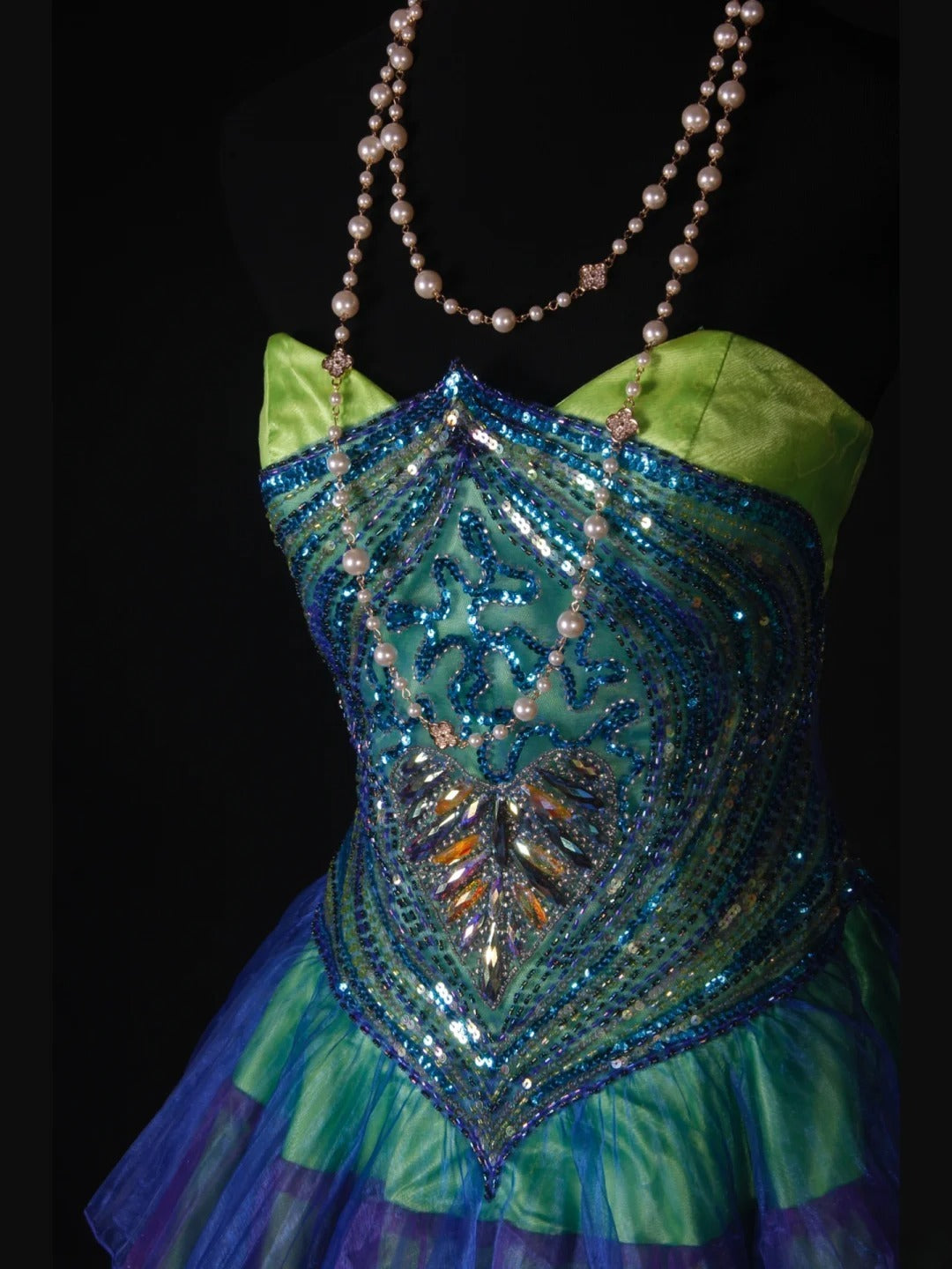 Robe de bal courte bustier en tulle vert bourgeon, idéale pour un 16e anniversaire, une soirée de retrouvailles ou un cocktail (AS267)