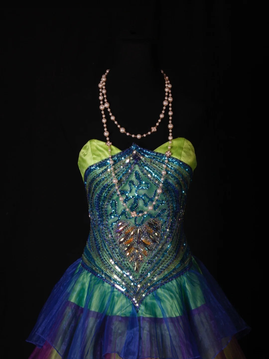Robe de bal courte bustier en tulle vert bourgeon, idéale pour un 16e anniversaire, une soirée de retrouvailles ou un cocktail (AS267)