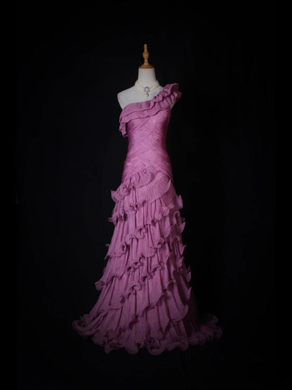 Vintage Meerjungfrauen-Abendkleid mit One-Shoulder-Ausschnitt, rosa, gestuftem Oberteil und langem Rock – ein beeindruckendes Outfit für den 18. Geburtstag (Modell AS268).