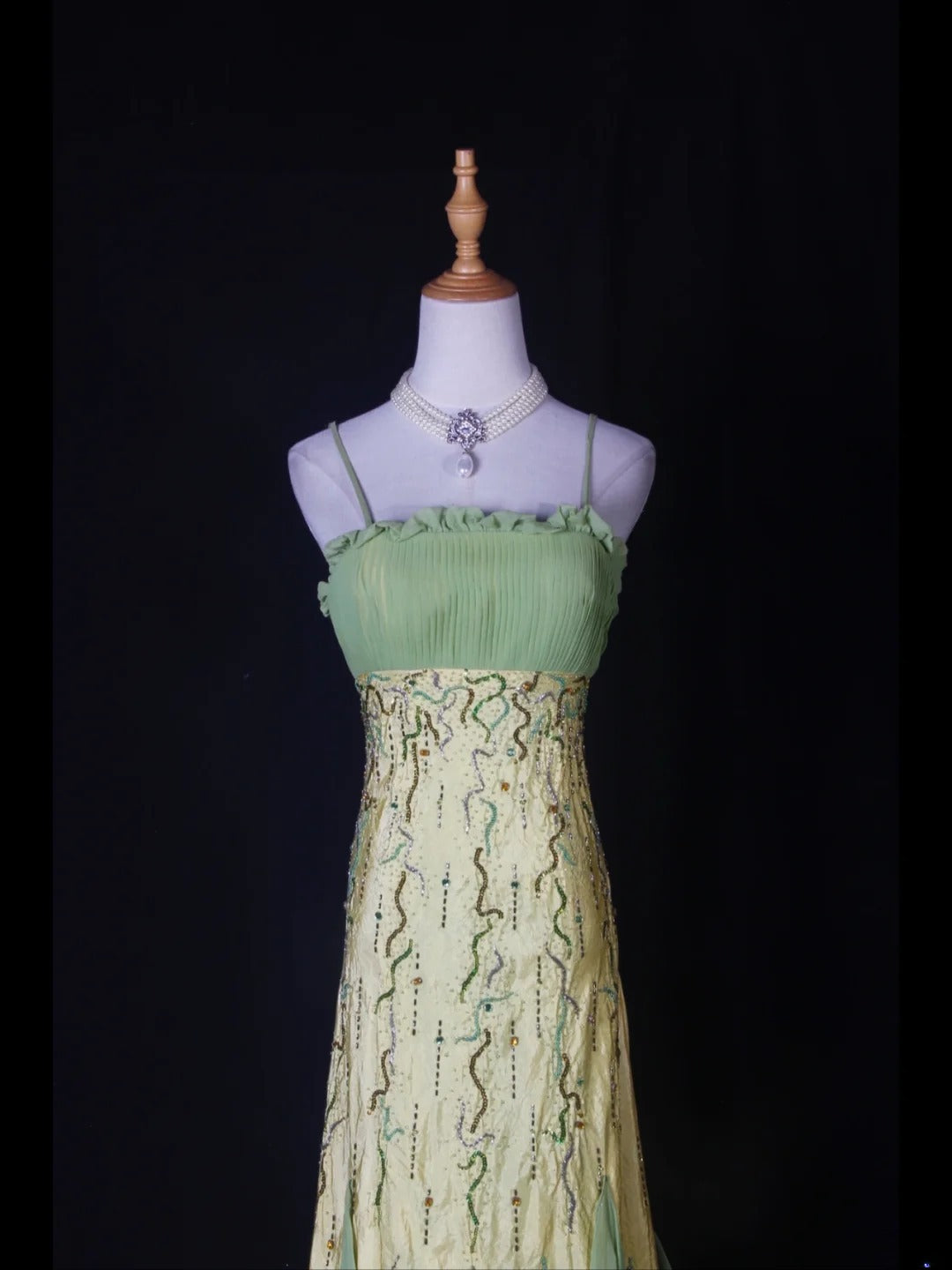 Vintage A Line Spaghetti Straps Chiffon Beaded Tiered Bodice Long Prom Dresses Impress 18th Birthday Outfits Prom Gown AS270